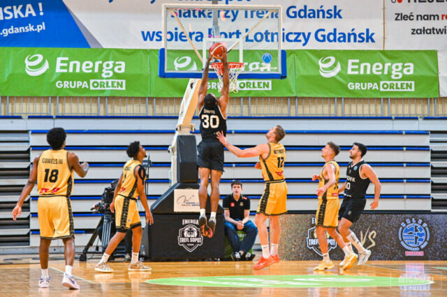 FIBA-Europe-Cup-2025-10-16-Trefl-Sopot-vs-Neftchi-IK-zdjęcie-8