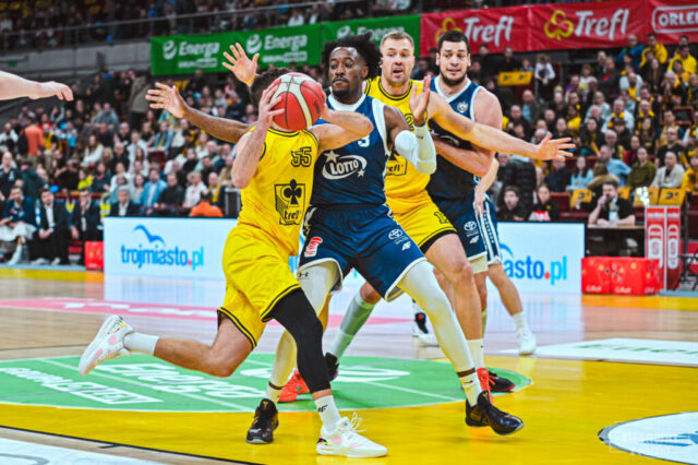 Orlen-Basket-Liga-2025-11-09-Trefl-Sopot-vs-Arka-Gdynia-zdjęcie-3
